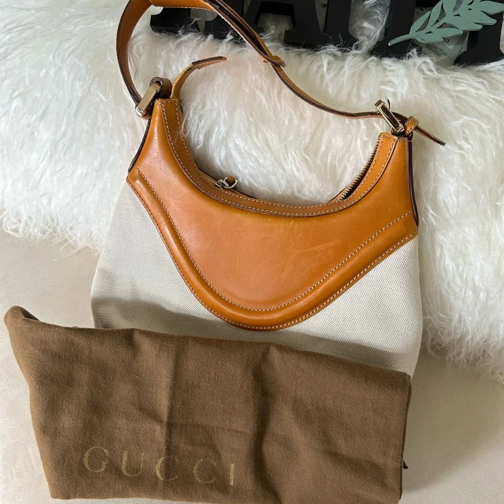 Gucci Hobo Bag - Picture 2 of 9